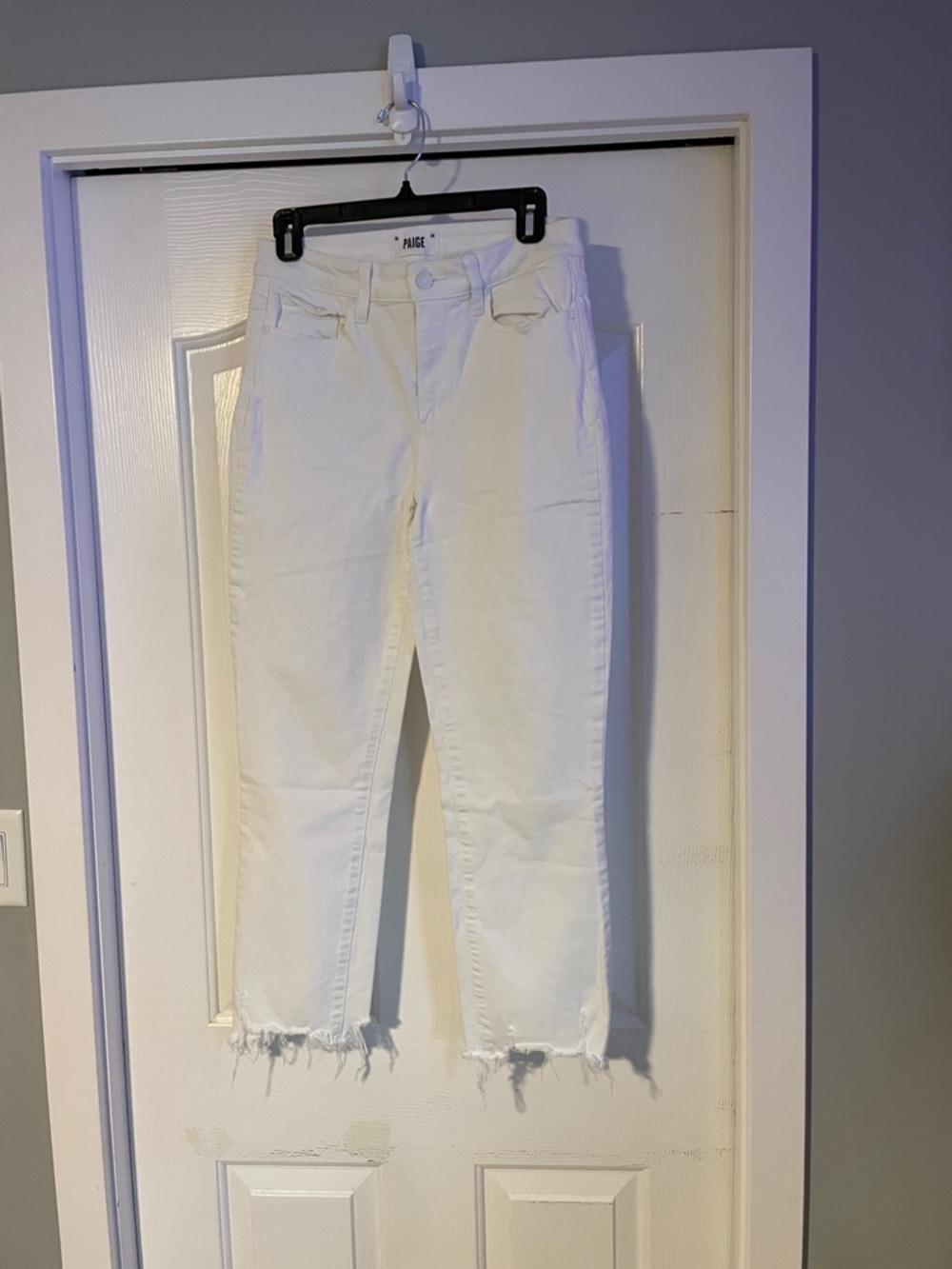 PAIGE Off-White Cropped Raw-Hem Jeans